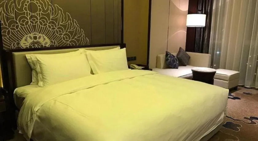 Bed in Beijing Grand Skylight International Hotel