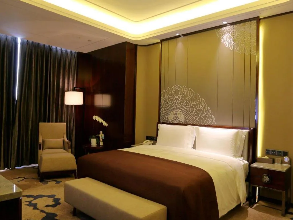 Bed in Beijing Grand Skylight International Hotel