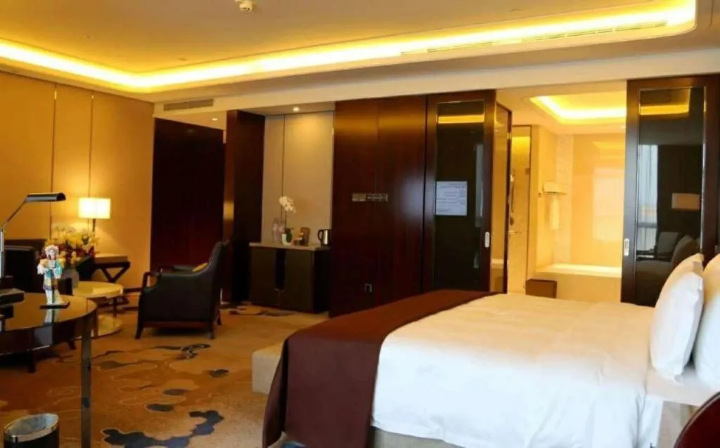 Bed in Beijing Grand Skylight International Hotel