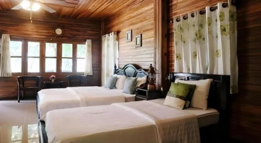 Bed in Ban Noi Resort Phrae
