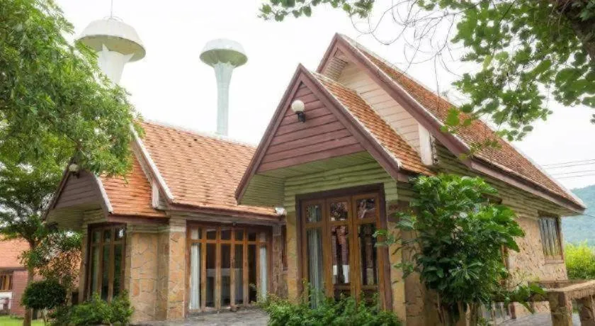 Khao Yai Country Hill Resort