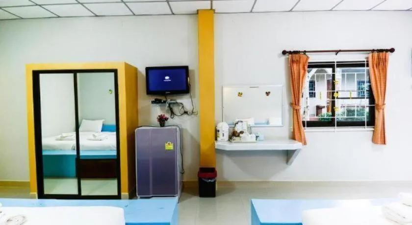 Bed in Tanaosri & Creekside Resort