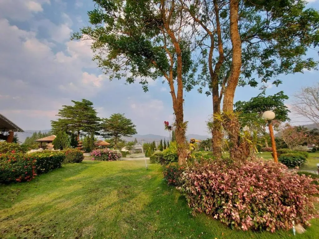 Tanaosri & Creekside Resort