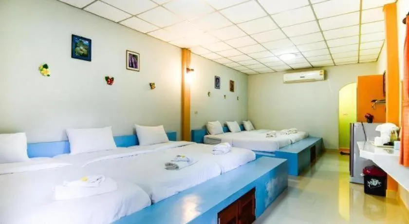 Bed in Tanaosri & Creekside Resort