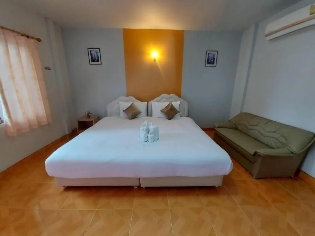 Bed in Tanaosri & Creekside Resort