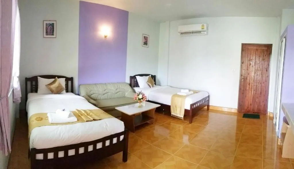 Bed in Tanaosri & Creekside Resort