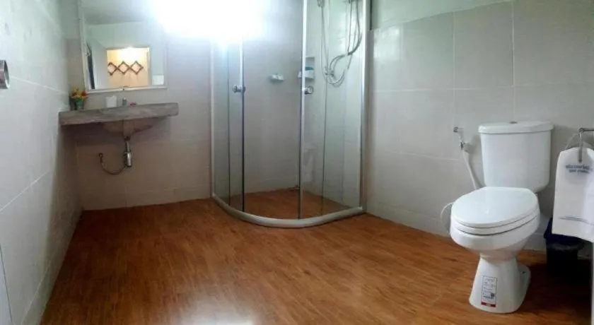 Tanaosri & Creekside Resort