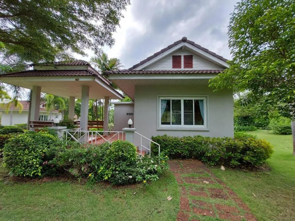 Tanaosri & Creekside Resort