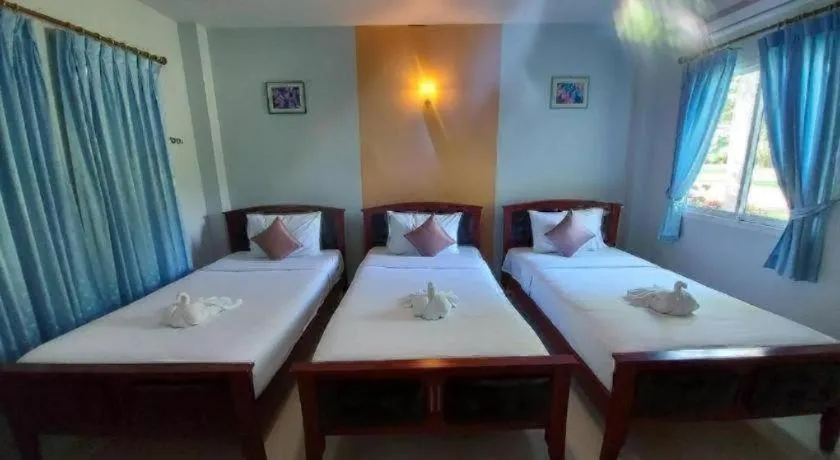 Bed in Tanaosri & Creekside Resort