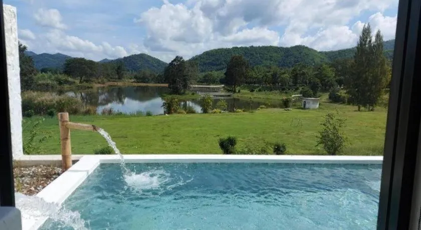 Tanaosri & Creekside Resort