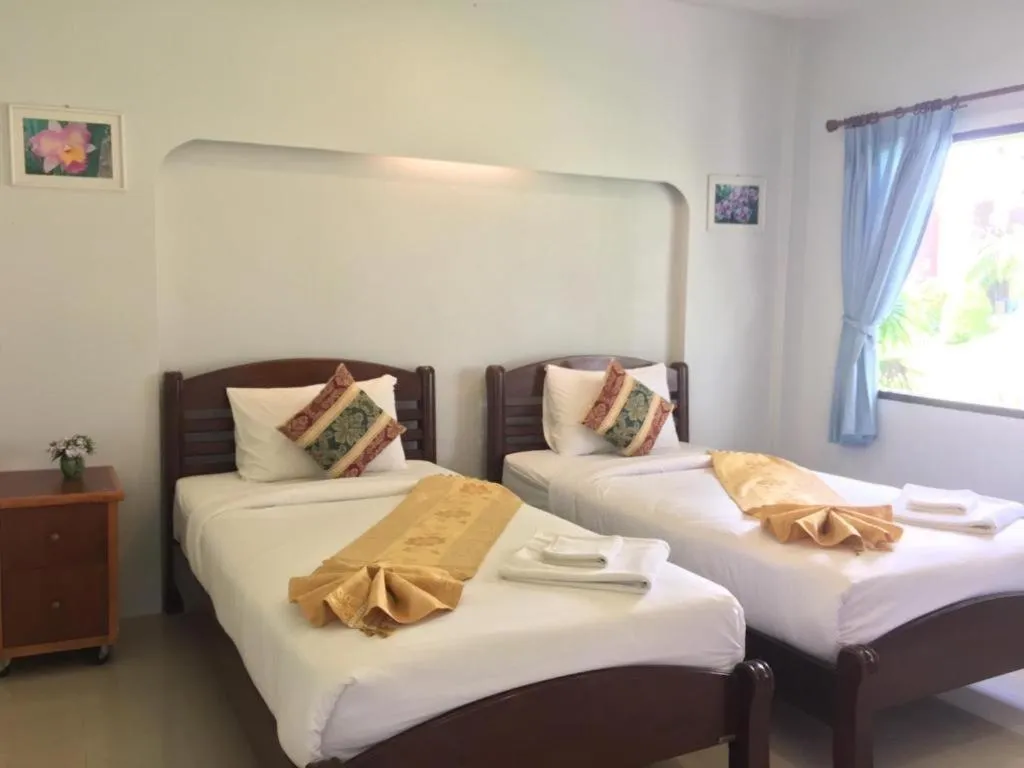 Bed in Tanaosri & Creekside Resort