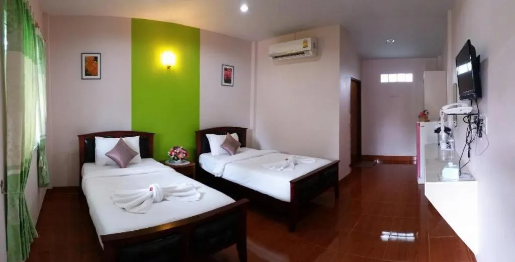 Bed in Tanaosri & Creekside Resort