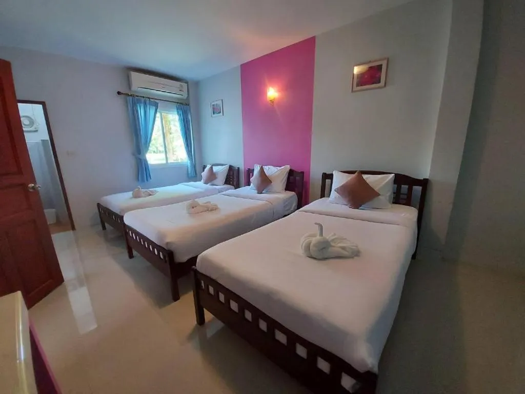 Bed in Tanaosri & Creekside Resort