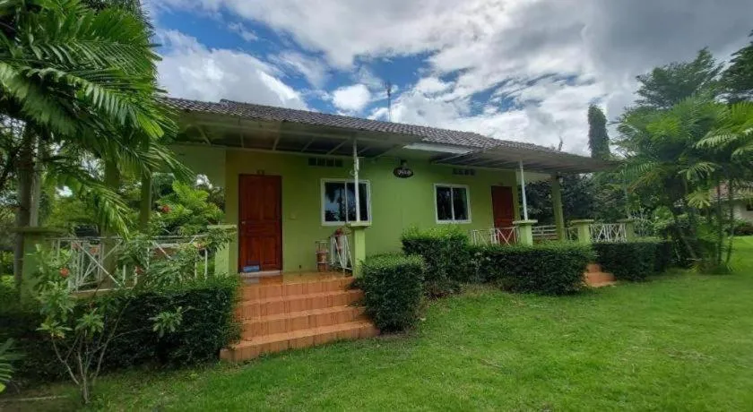 Tanaosri & Creekside Resort