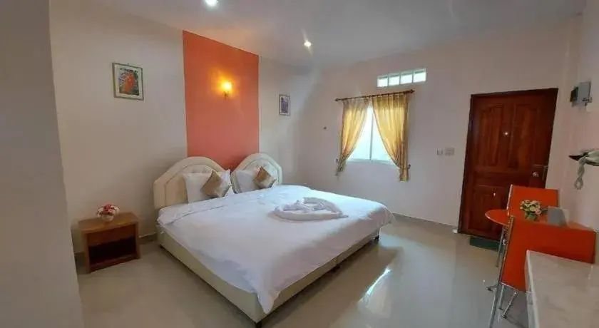 Bed in Tanaosri & Creekside Resort Bed in Tanaosri & Creekside Resort