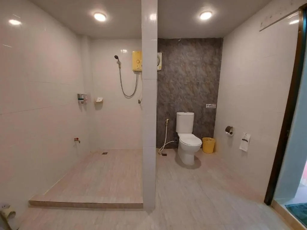 Tanaosri & Creekside Resort