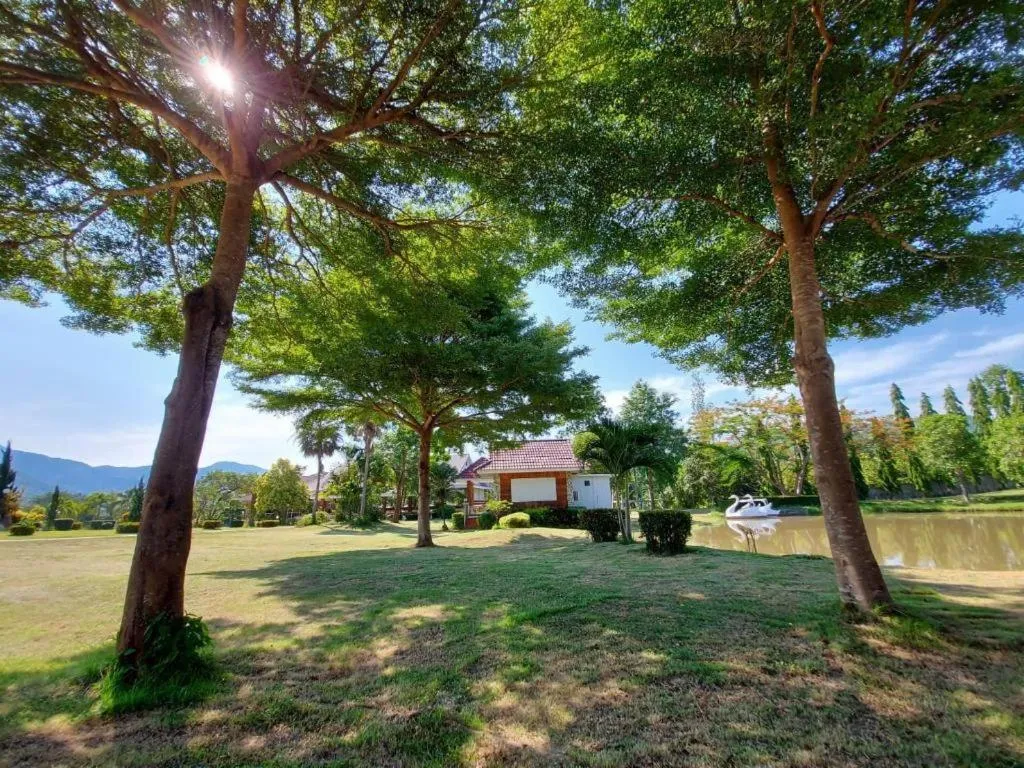 Tanaosri & Creekside Resort