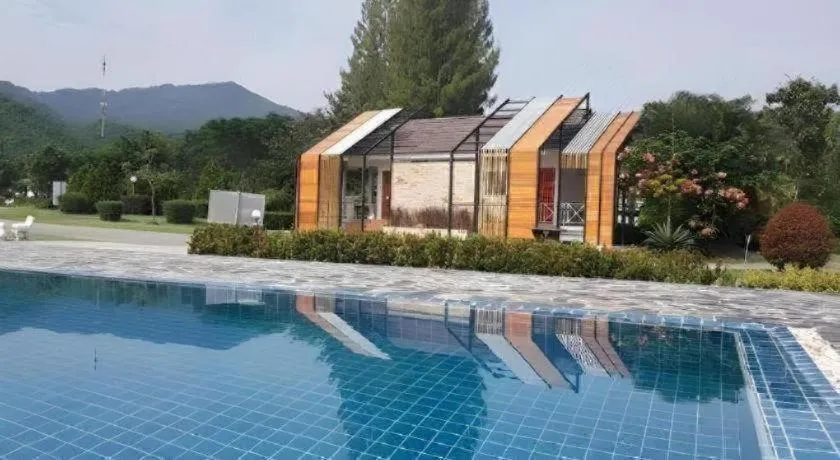 Tanaosri & Creekside Resort