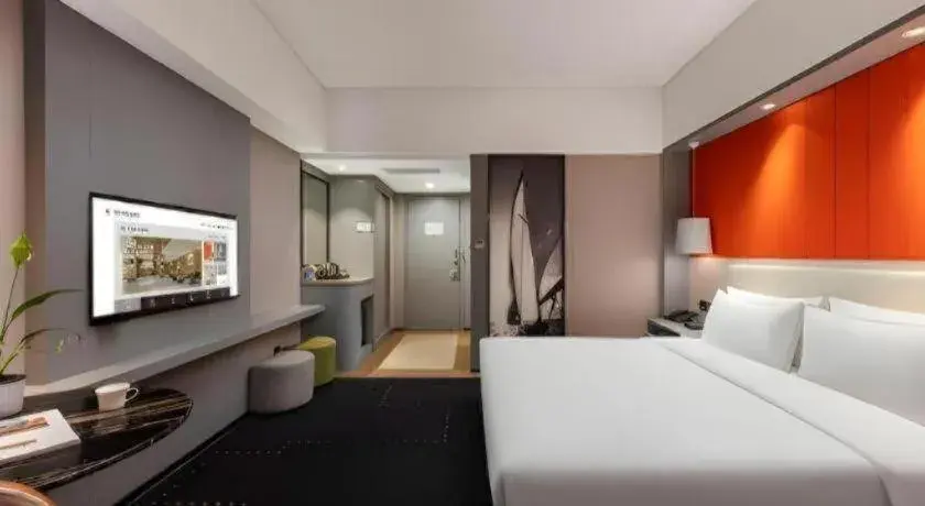 Bed in Aishang Hotel (Lecong Furniture Mall, Foshan) Bed in Aishang Hotel (Lecong Furniture Mall, Foshan)