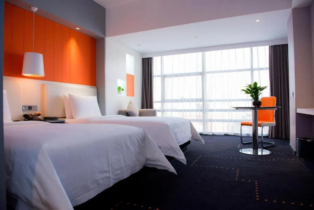 Bed in Aishang Hotel (Lecong Furniture Mall, Foshan)