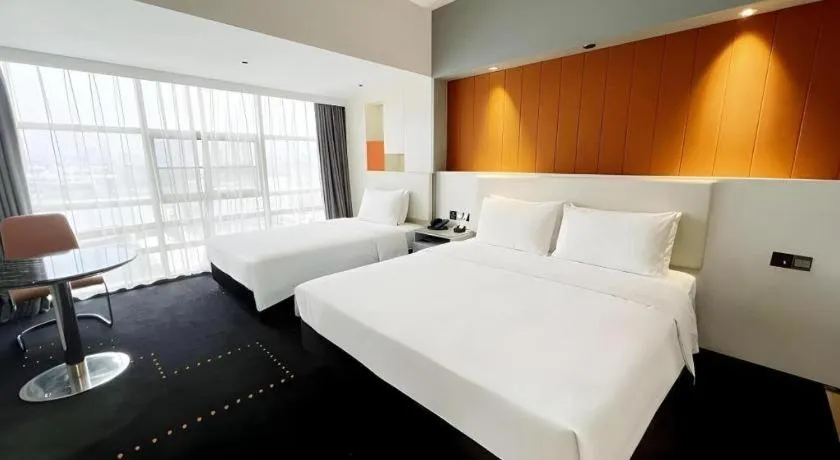 Bed in Aishang Hotel (Lecong Furniture Mall, Foshan)