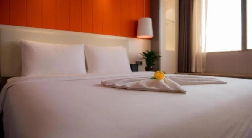 Bed in Aishang Hotel (Lecong Furniture Mall, Foshan)