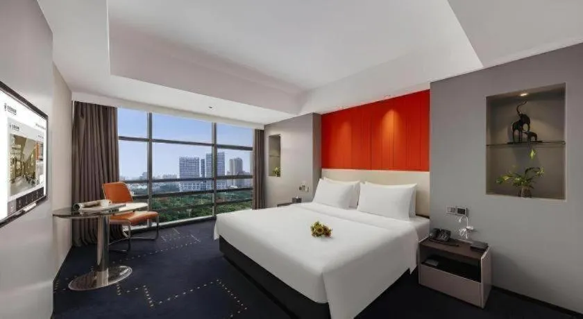 Bed in Aishang Hotel (Lecong Furniture Mall, Foshan)