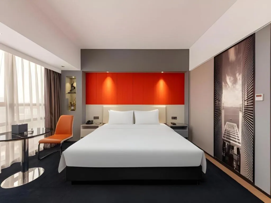 Bed in Aishang Hotel (Lecong Furniture Mall, Foshan)