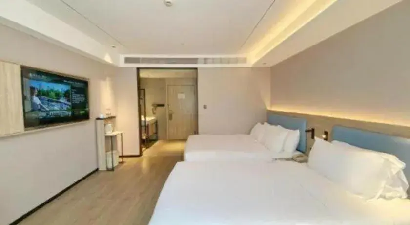 Bed in GreenTree Inn Hangzhou Linan Wanma Road Express Hotel Bed in GreenTree Inn Hangzhou Linan Wanma Road Express Hotel