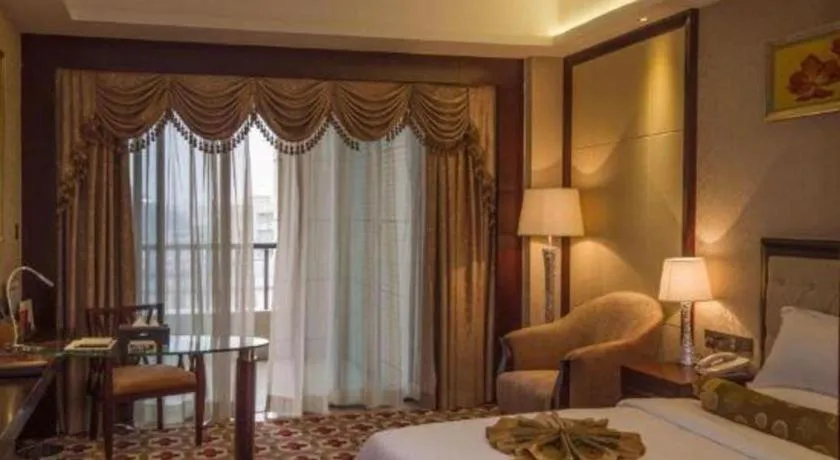 Bed in Taishan Bojue Hotel