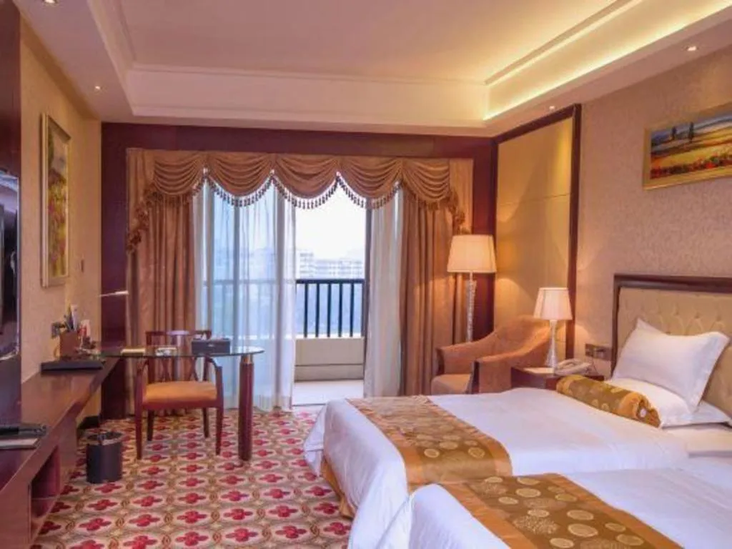 Bed in Taishan Bojue Hotel