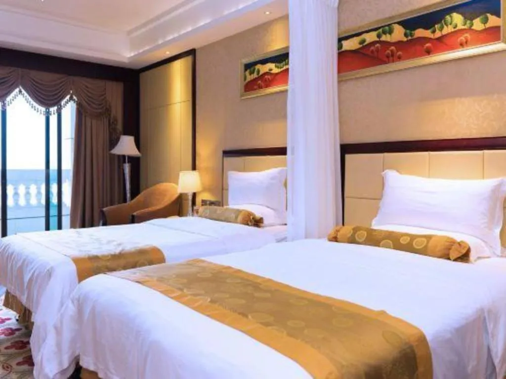 Bed in Taishan Bojue Hotel