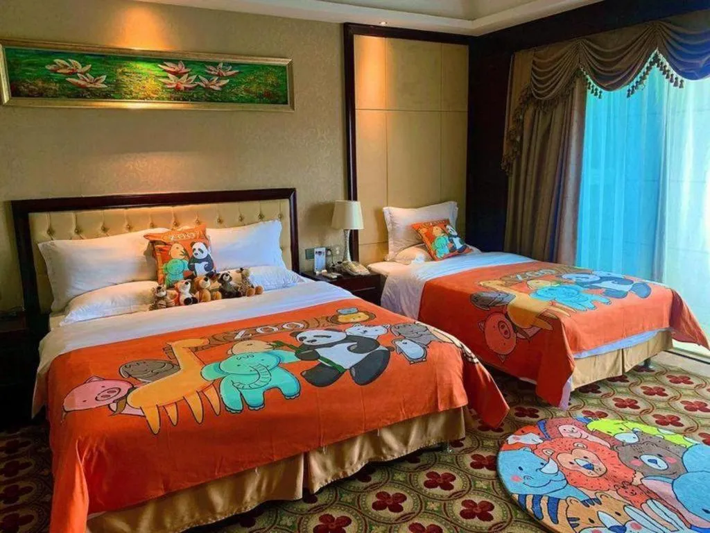 Bed in Taishan Bojue Hotel