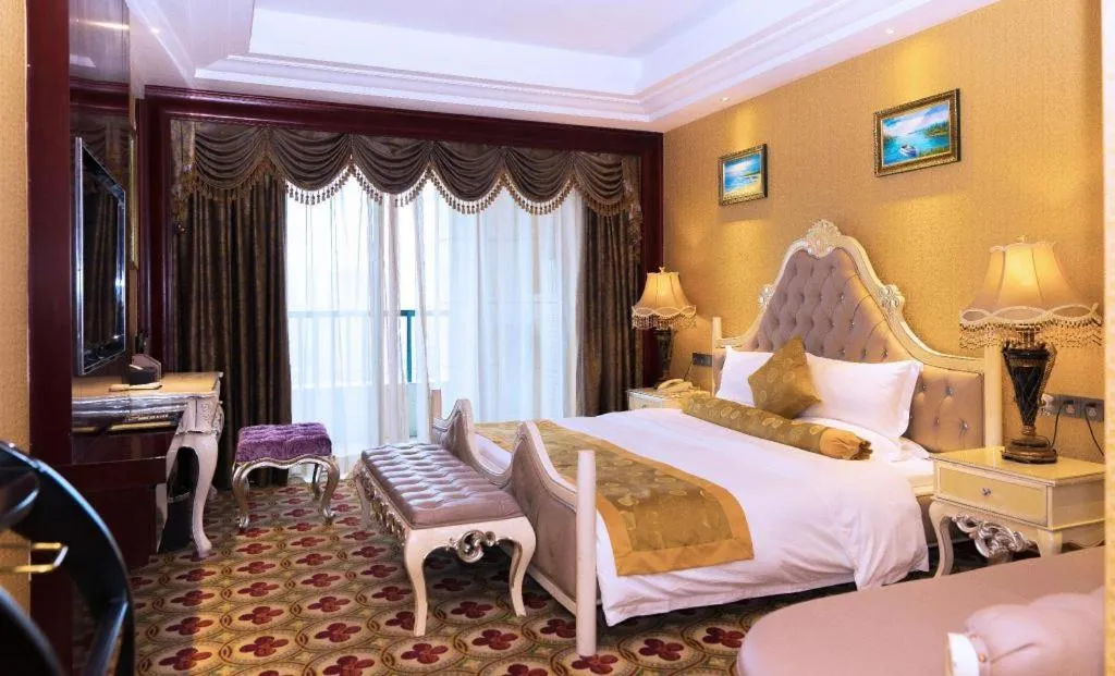 Bed in Taishan Bojue Hotel