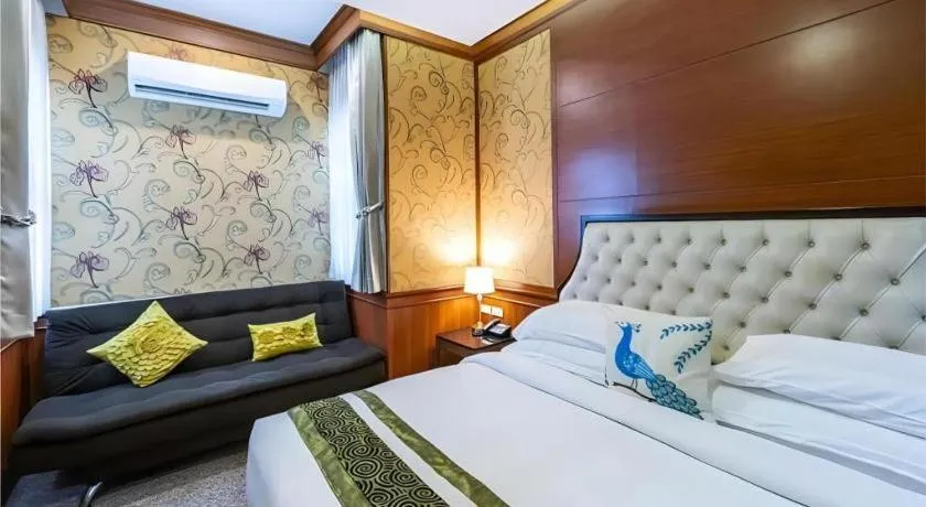 Bed in Nartsiri Hotel