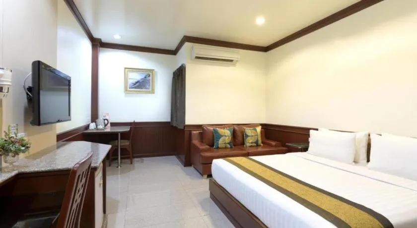 Bed in Nartsiri Hotel