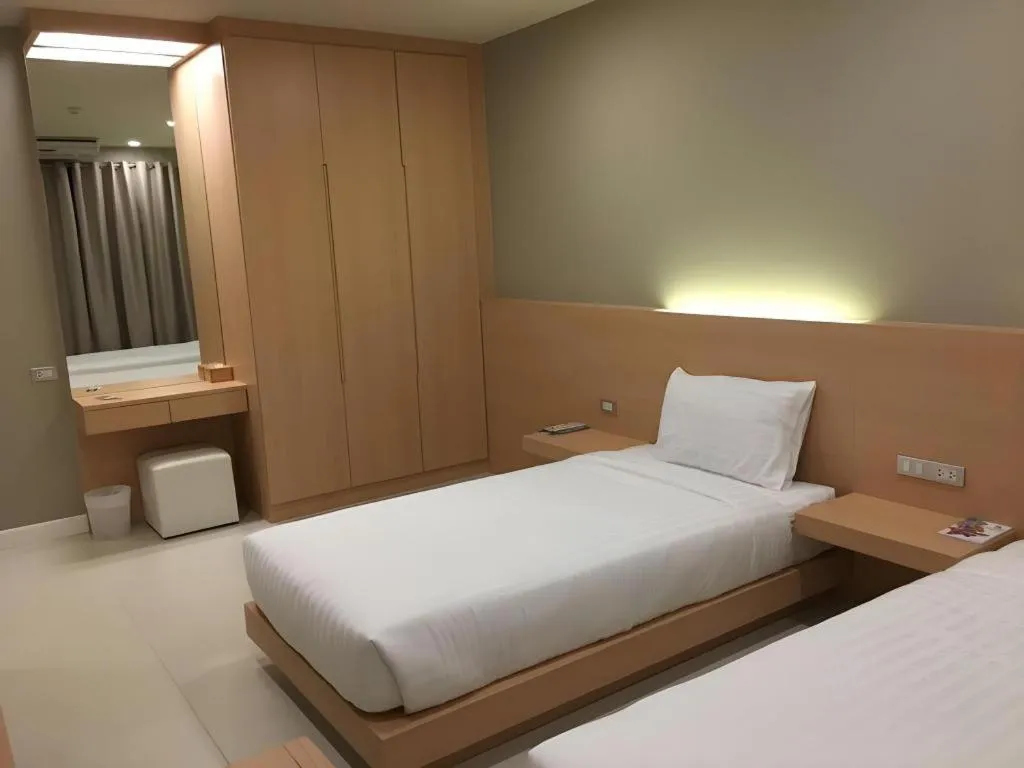 Bed in M-one Residence