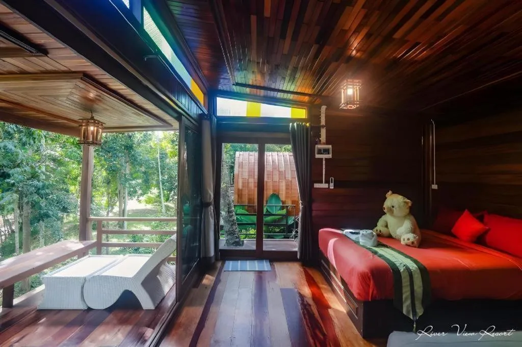 Bed in River View Resort At Chaewlan