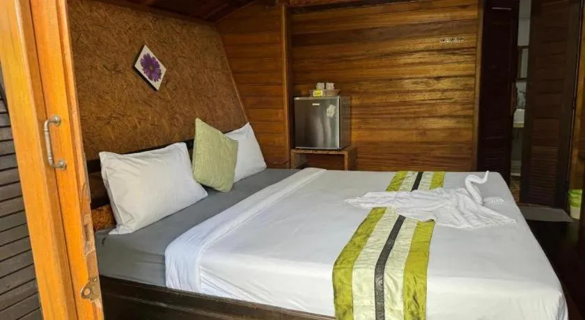 Bed in River View Resort At Chaewlan