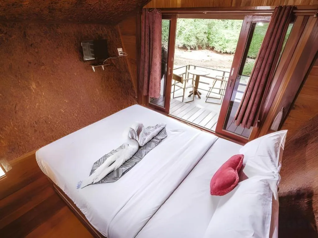 Bed in River View Resort At Chaewlan