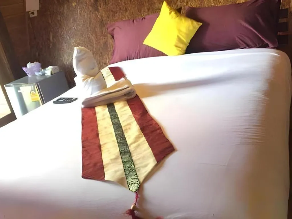 Bed in River View Resort At Chaewlan