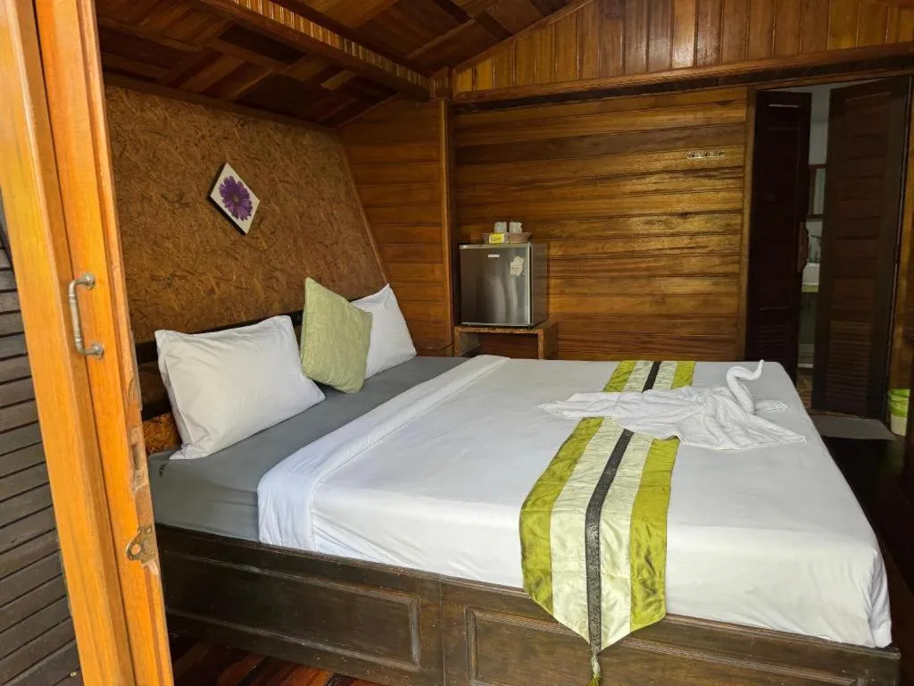 Bed in River View Resort At Chaewlan