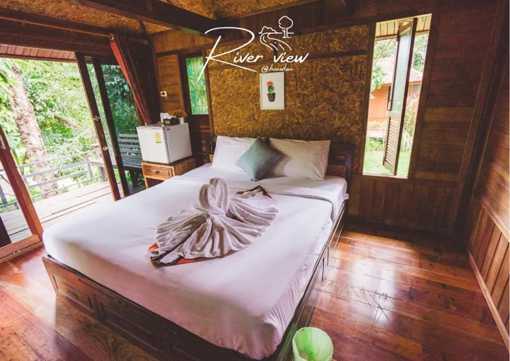 Bed in River View Resort At Chaewlan
