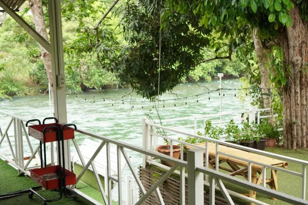 River View Resort At Chaewlan