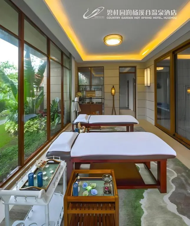 Bed in Country Garden Hot Spring Hotel Huizhou