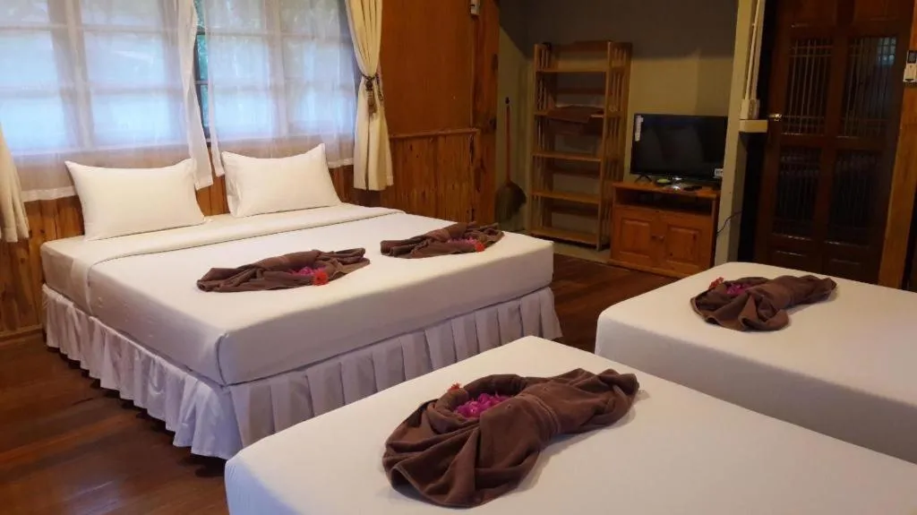 Bed in Ko Kut Ao Phrao Beach Resort