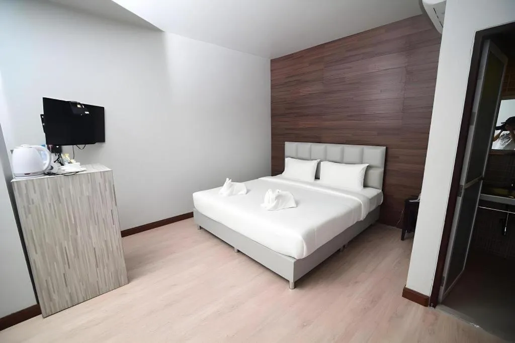 Bed in CHANTHABURI CENTER