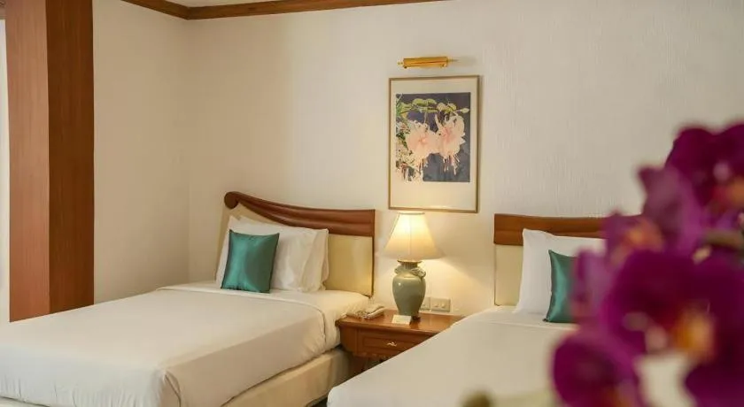 Bed in Lido Beach Hotel