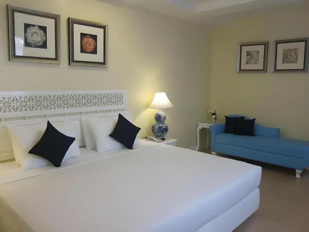 Bed in Lido Beach Hotel Bed in Lido Beach Hotel