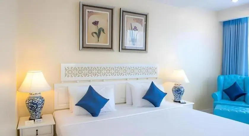 Bed in Lido Beach Hotel Bed in Lido Beach Hotel